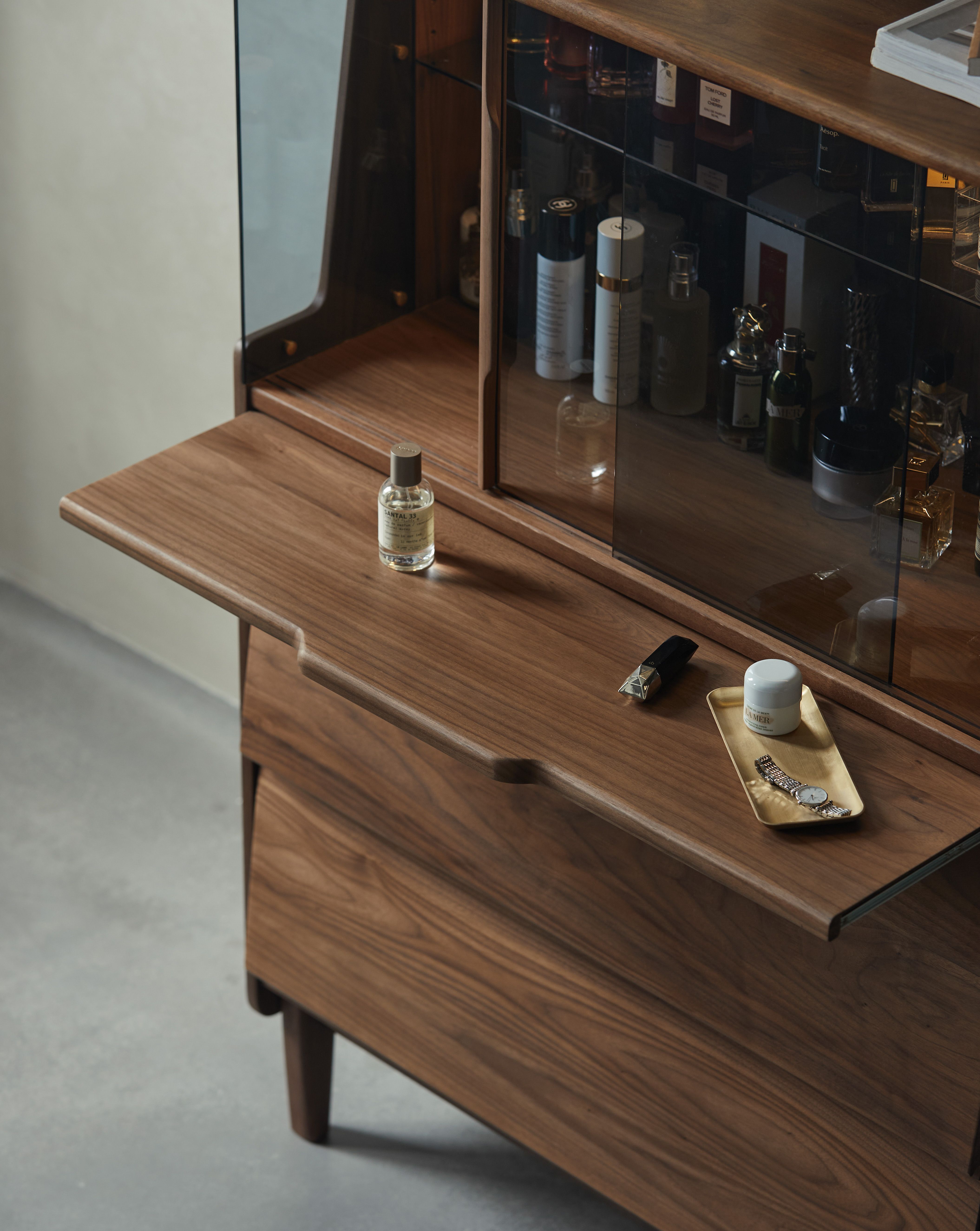 Furniture designer Ren Mengying，