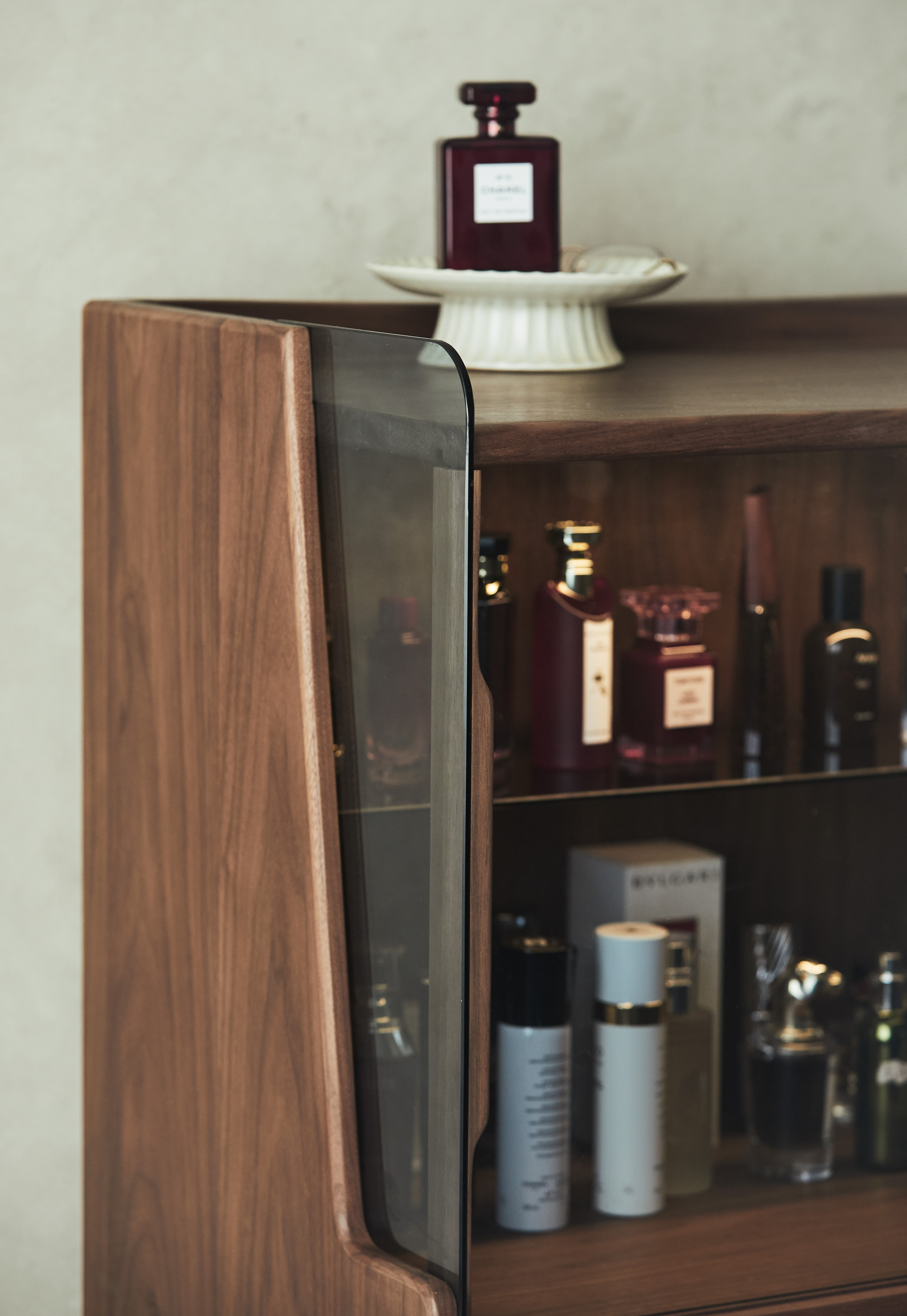 Furniture designer Ren Mengying，