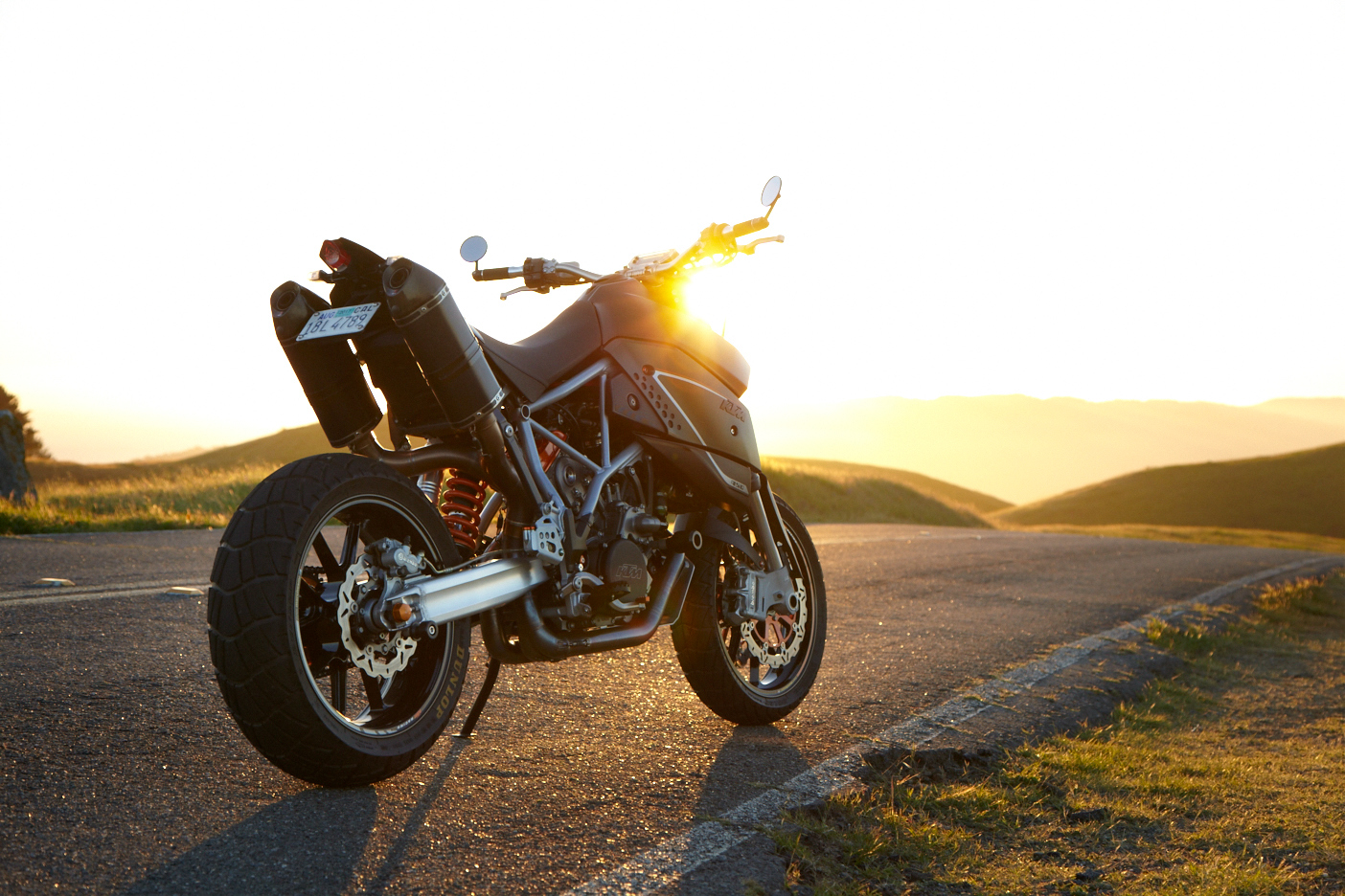 摩托车就是拉风ktm950个人定制版摩托车