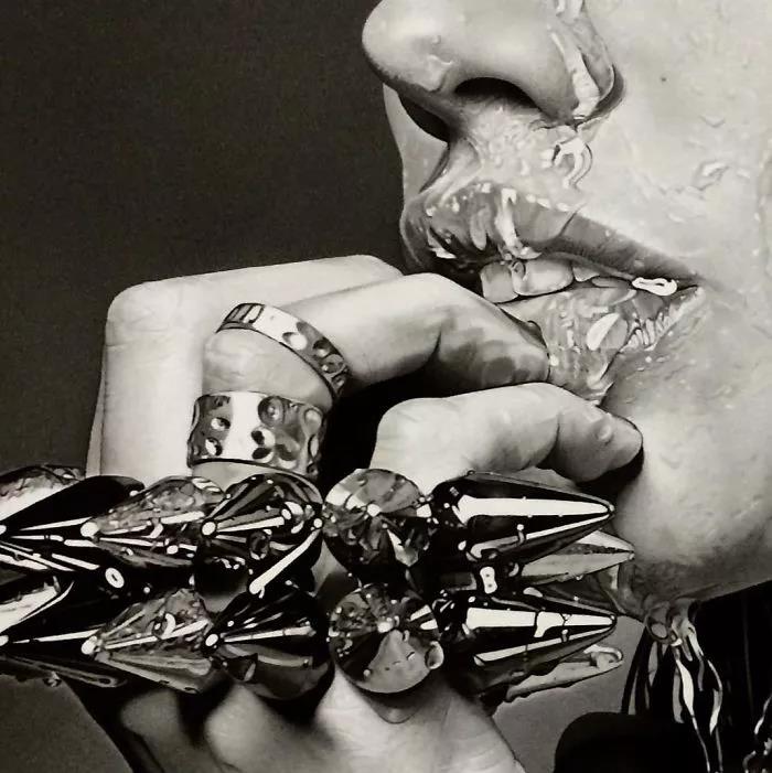 Hand drawn，Fine Arts，product design，industrial design，Japanese singer，Takahei Ohmori，Realistic pencil painter，