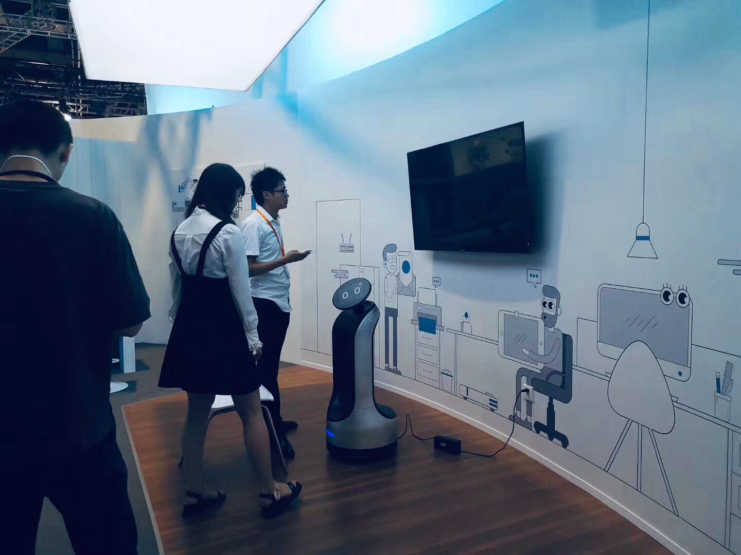 Service robot，Appearance design，Structural design，Hardware and software design，Small batch production，