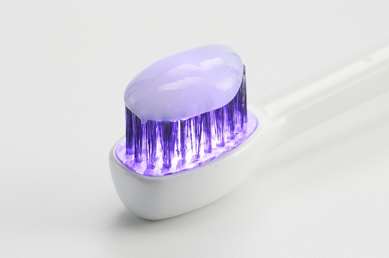 toothbrush，Electric toothbrush，LED lamp，Optical fiber bristle，