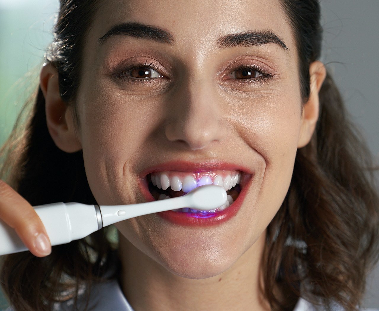 toothbrush，Electric toothbrush，LED lamp，Optical fiber bristle，