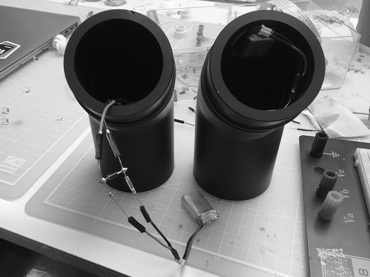 Hot air blower，motorcycle，winter，keep warm，concept，