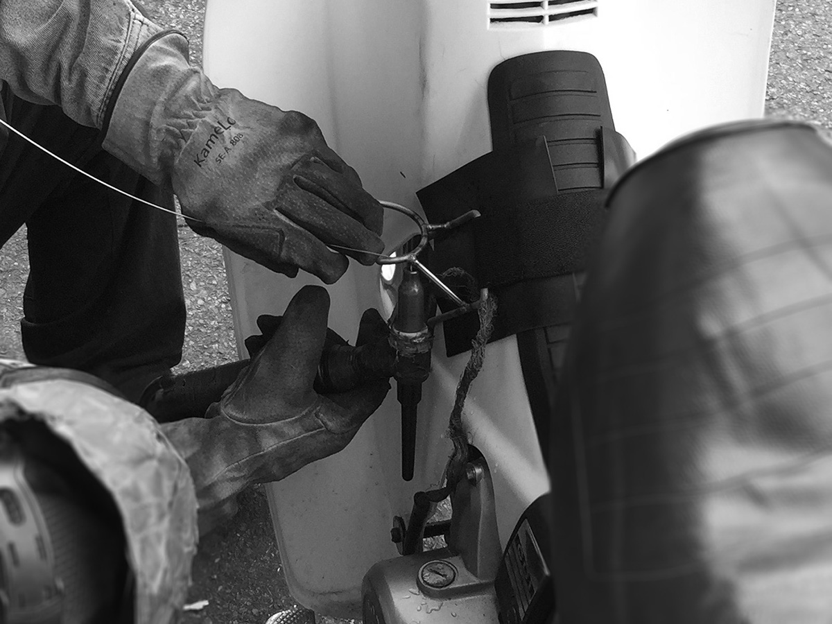 Hot air blower，motorcycle，winter，keep warm，concept，