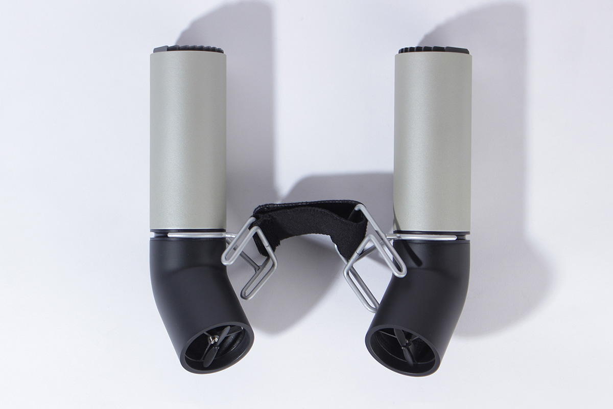 Hot air blower，motorcycle，winter，keep warm，concept，