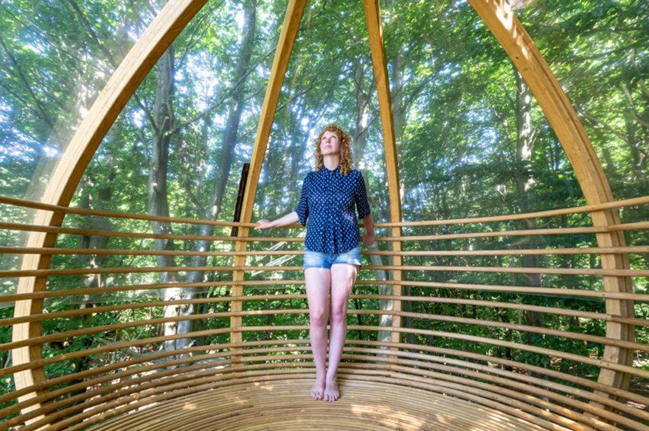 nomadic people，outdoors，Touring car，Tent，