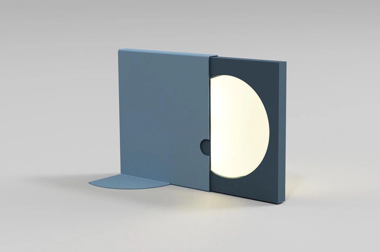 Elena.，lamp，bookshelf，