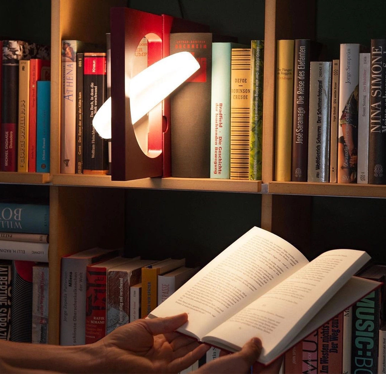 Elena.，lamp，bookshelf，