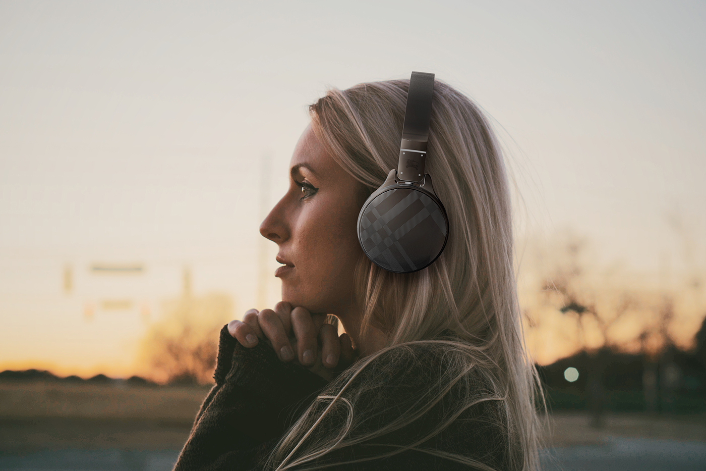 Burberry，headset，fashion，famous brand，Electronics，