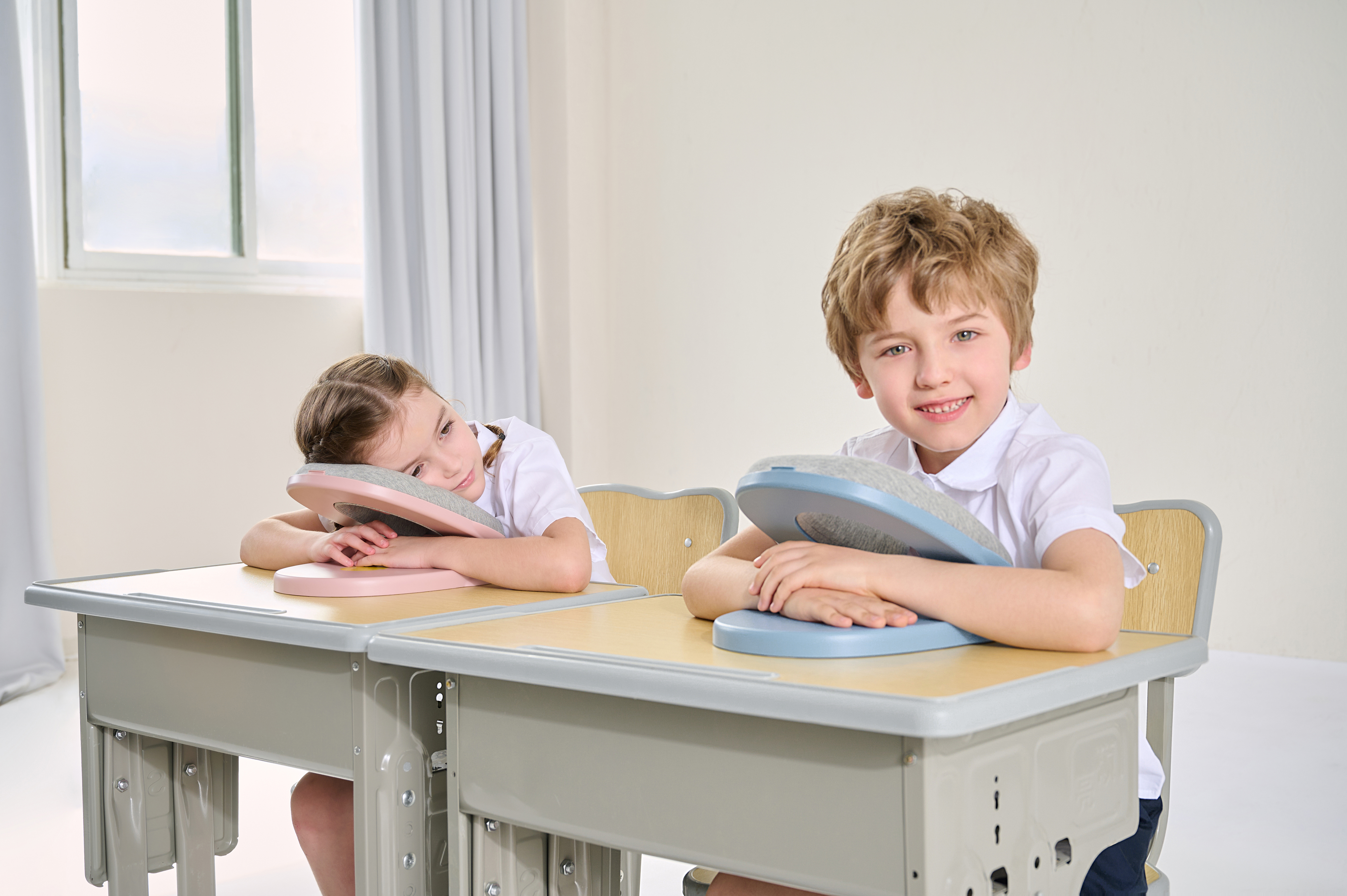 industrial design，Product appearance design，Children's nap pillow，Lunch break artifact，Penguin children's nap pillow，