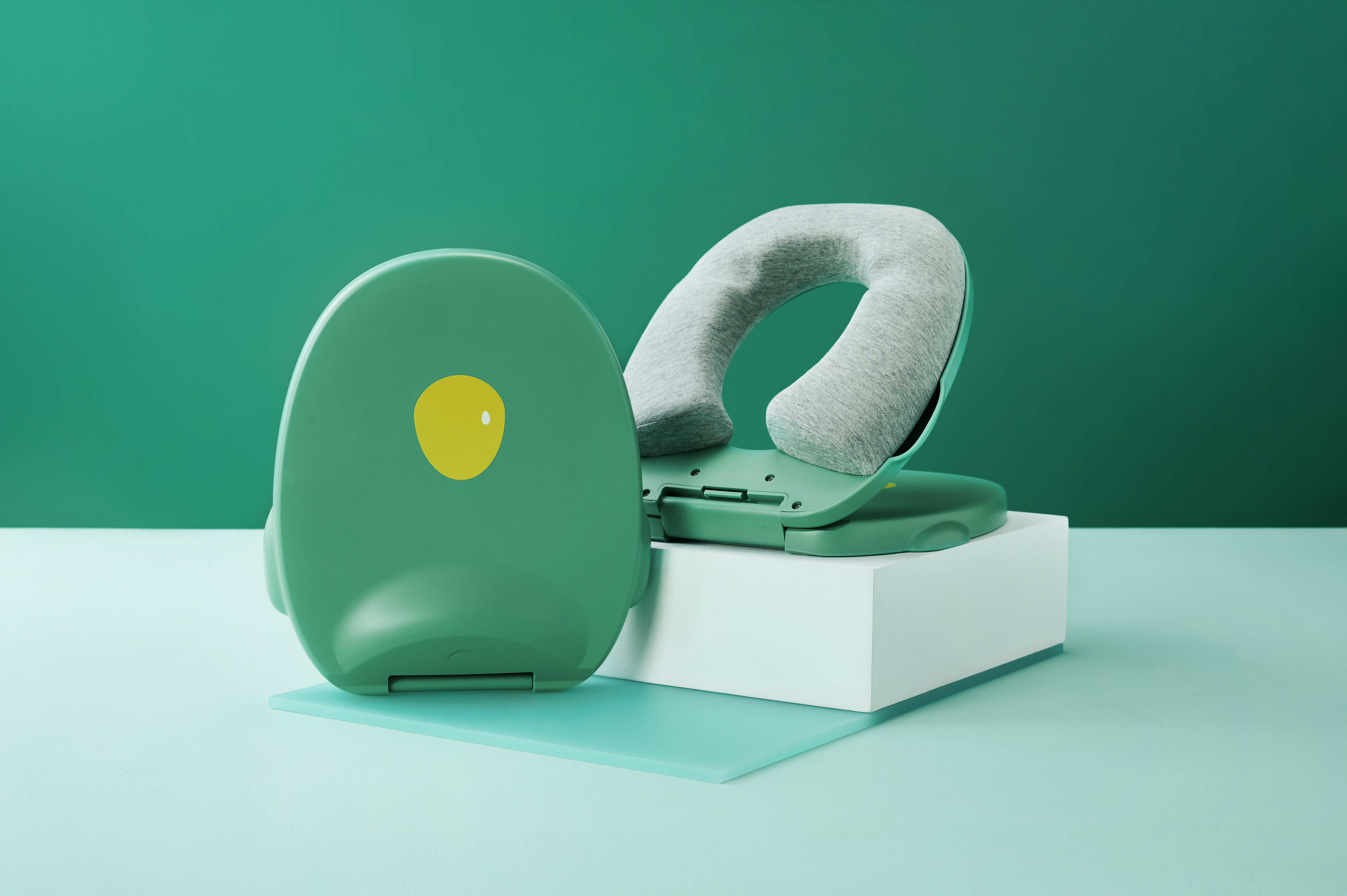 industrial design，Product appearance design，Children's nap pillow，Lunch break artifact，Penguin children's nap pillow，