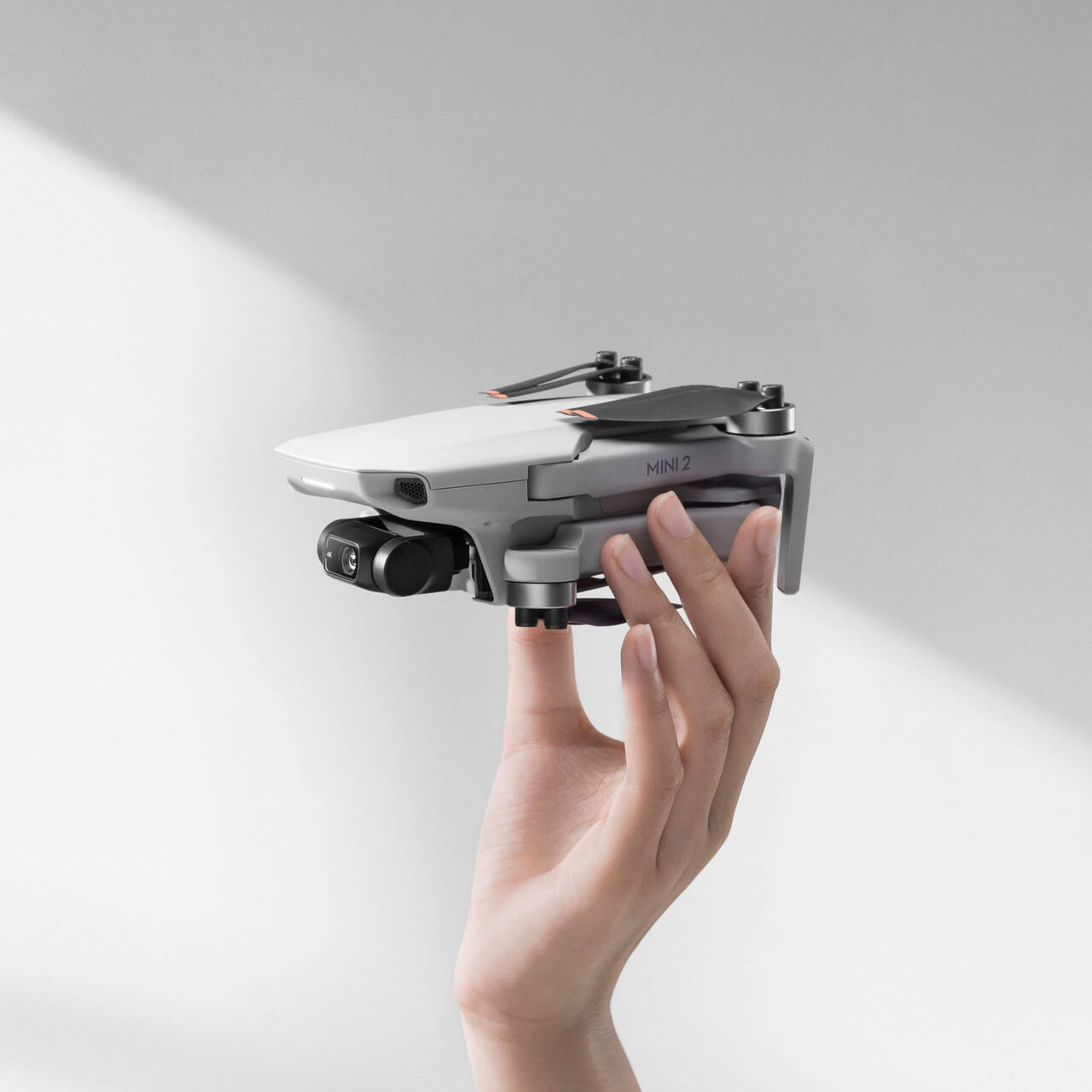 UAV，DJI Mini 2，dji ，2021 red dot product design award，