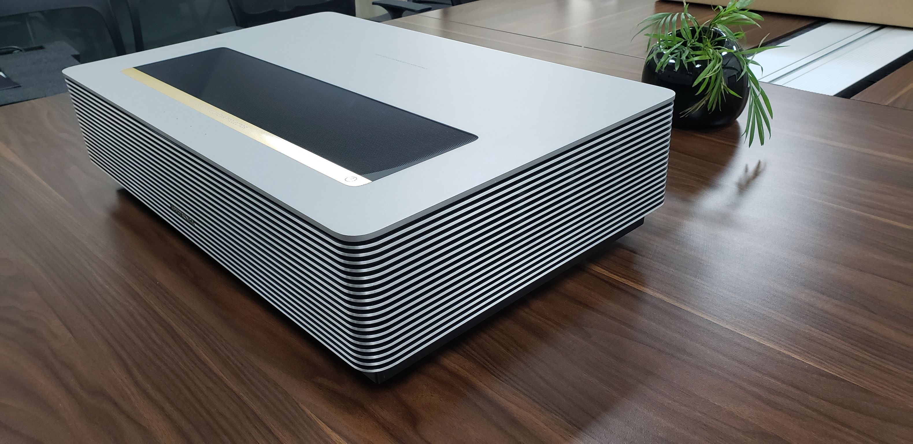 2021 red dot product design award，Projector，Cinema Projector D30，