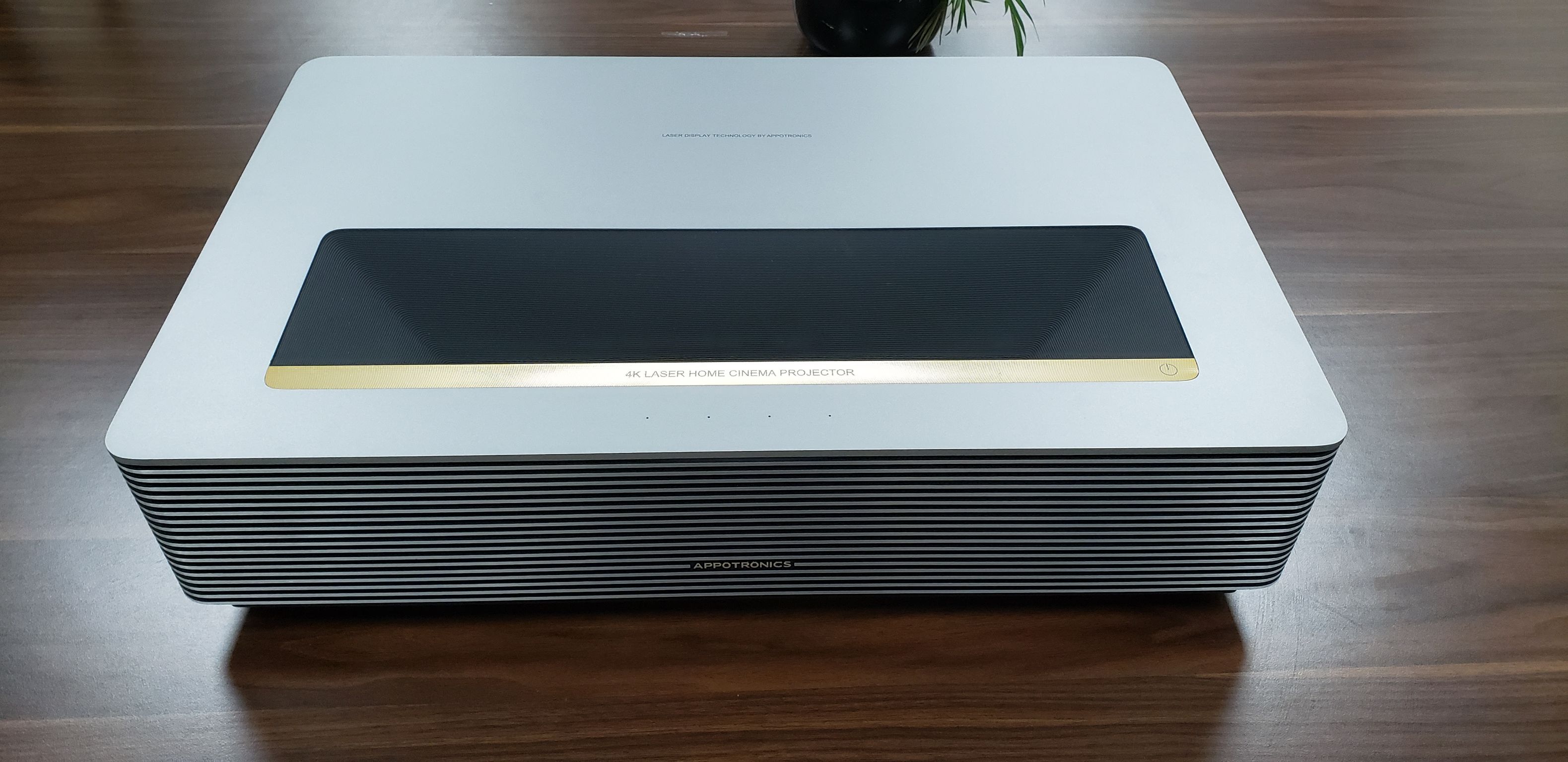 2021 red dot product design award，Projector，Cinema Projector D30，