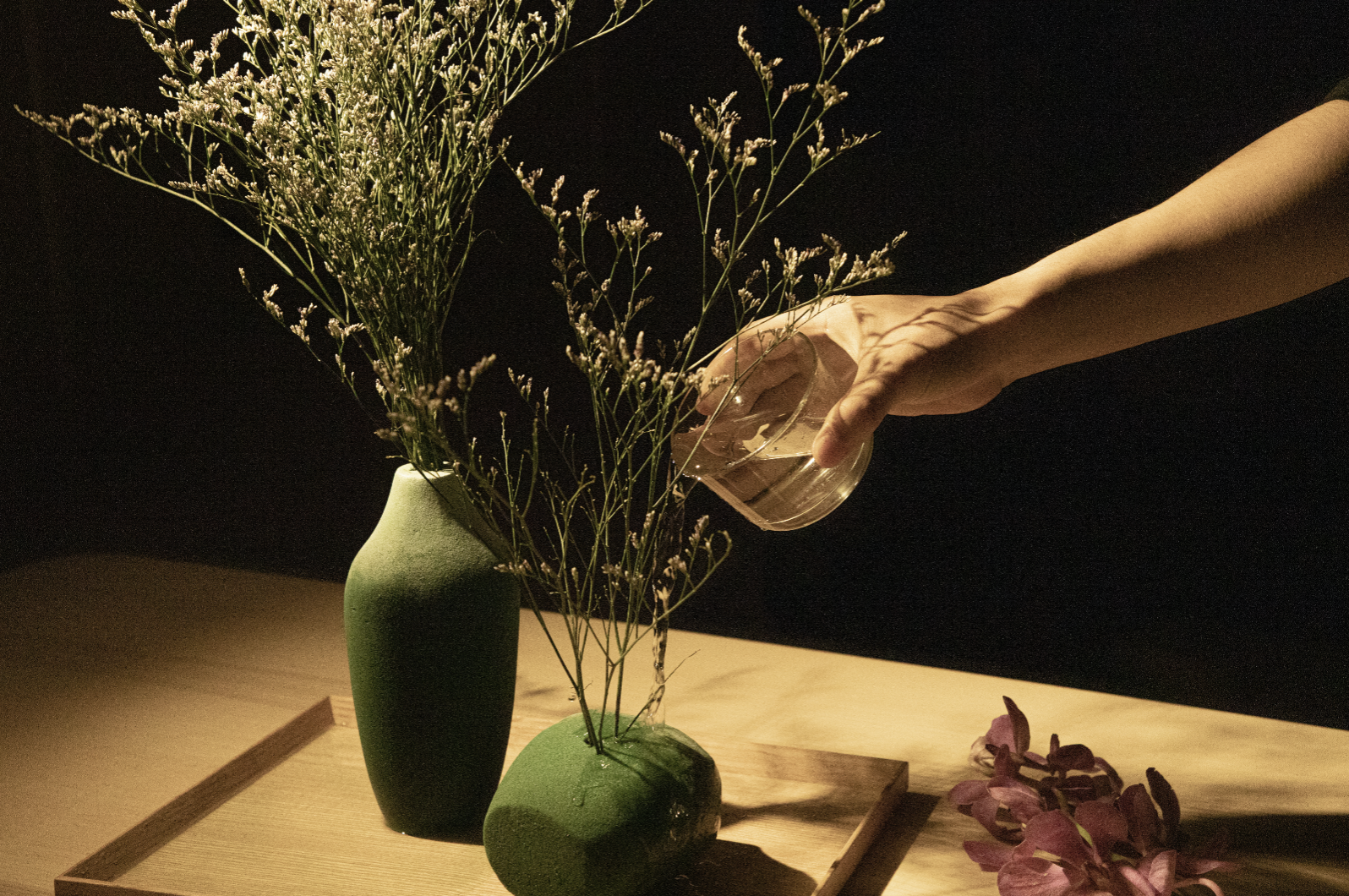 vase，foam，flower arrangement，Material Science，