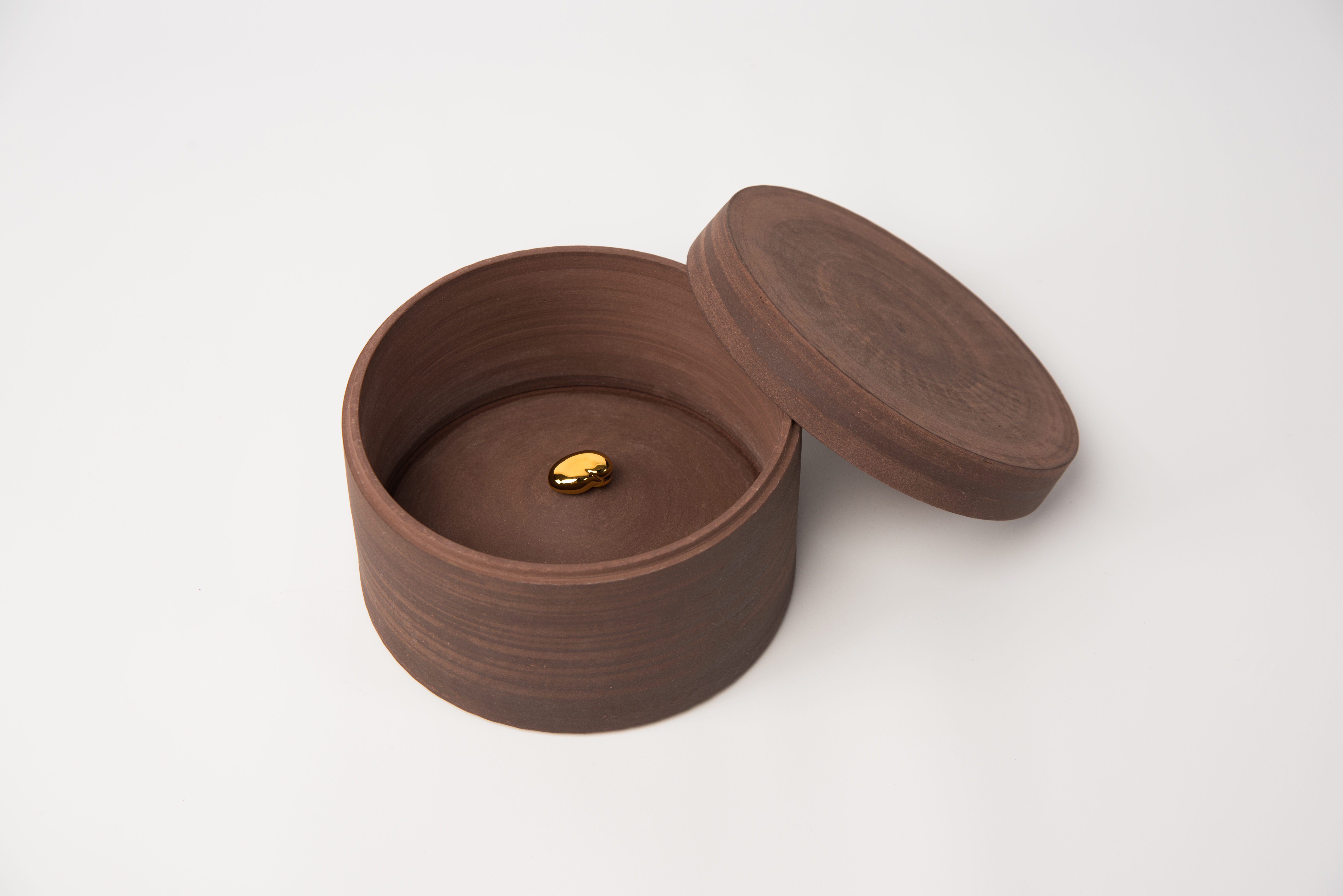 Graduation exhibition，The cinerary casket，miss，sprouting，School of industrial design, Guangzhou Academy of Fine Arts，