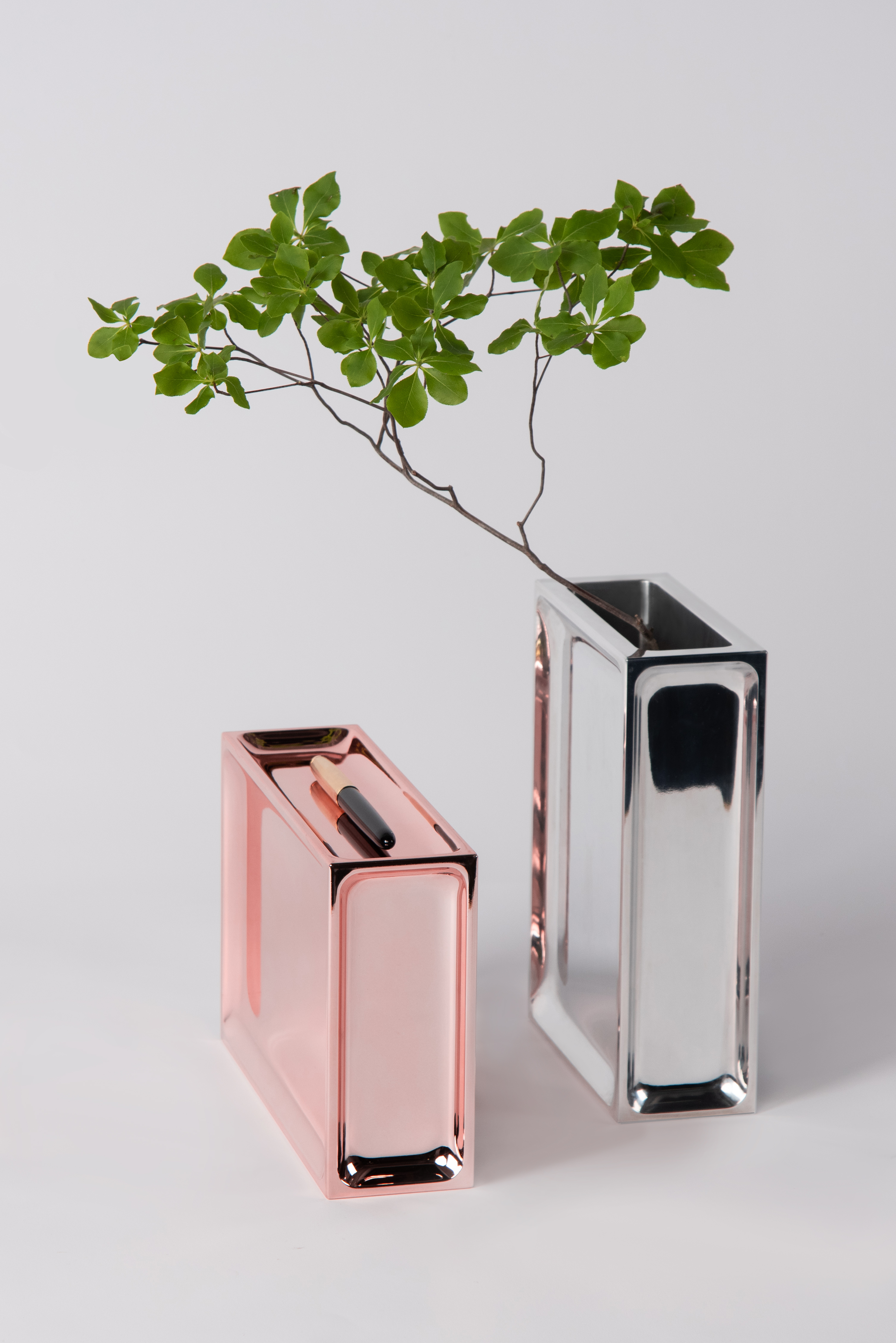 Graduation exhibition，School of industrial design, Guangzhou Academy of Fine Arts，Metal，curved surface，