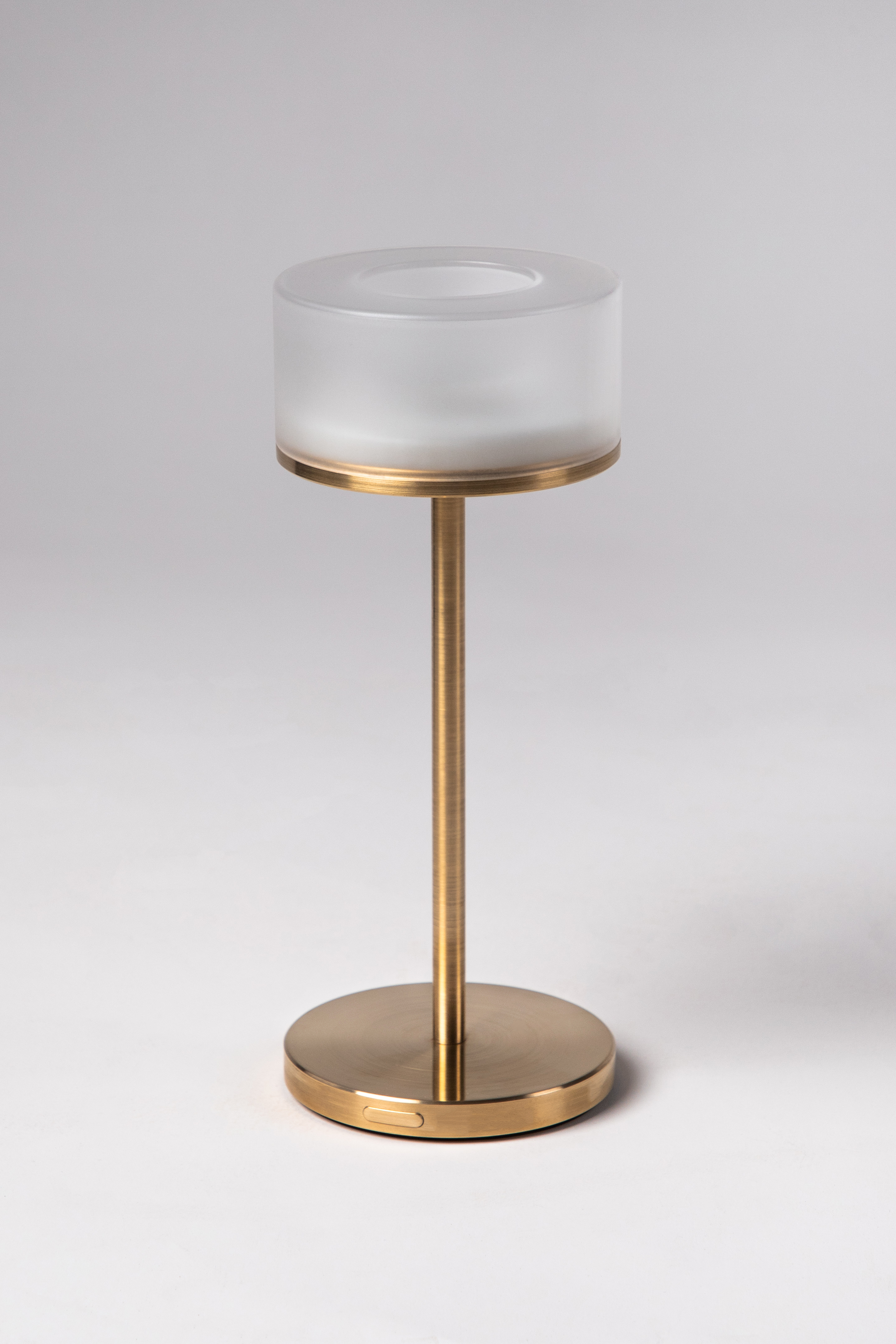 Graduation exhibition，School of industrial design, Guangzhou Academy of Fine Arts，Candlestick lamp，Ritual sense，