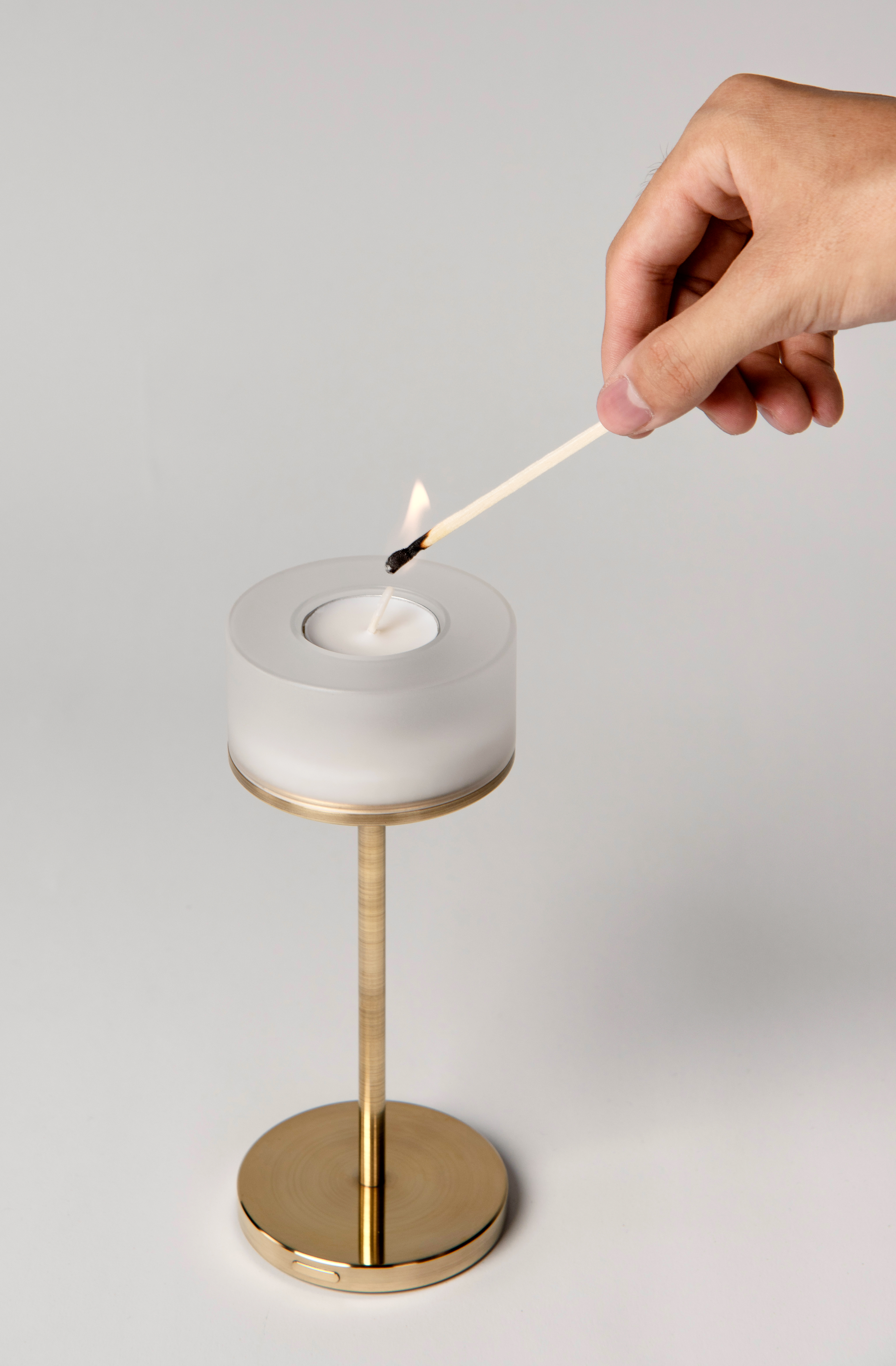 Graduation exhibition，School of industrial design, Guangzhou Academy of Fine Arts，Candlestick lamp，Ritual sense，