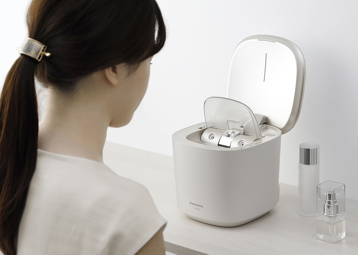 2021 red dot product design award，EH-SA0B，Face steamer，