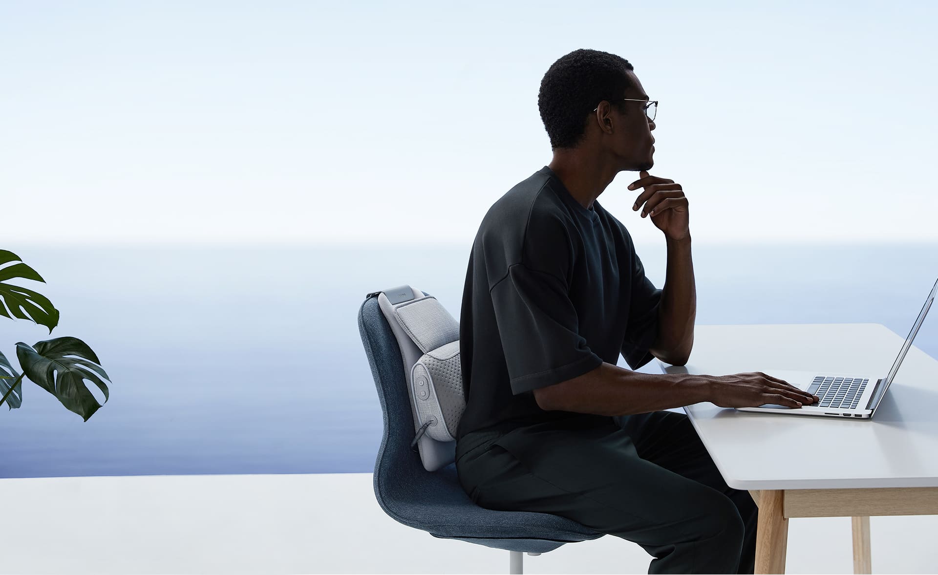 2021 red dot product design award，NAIPO，NAIPO oPillow，Back Massager ，