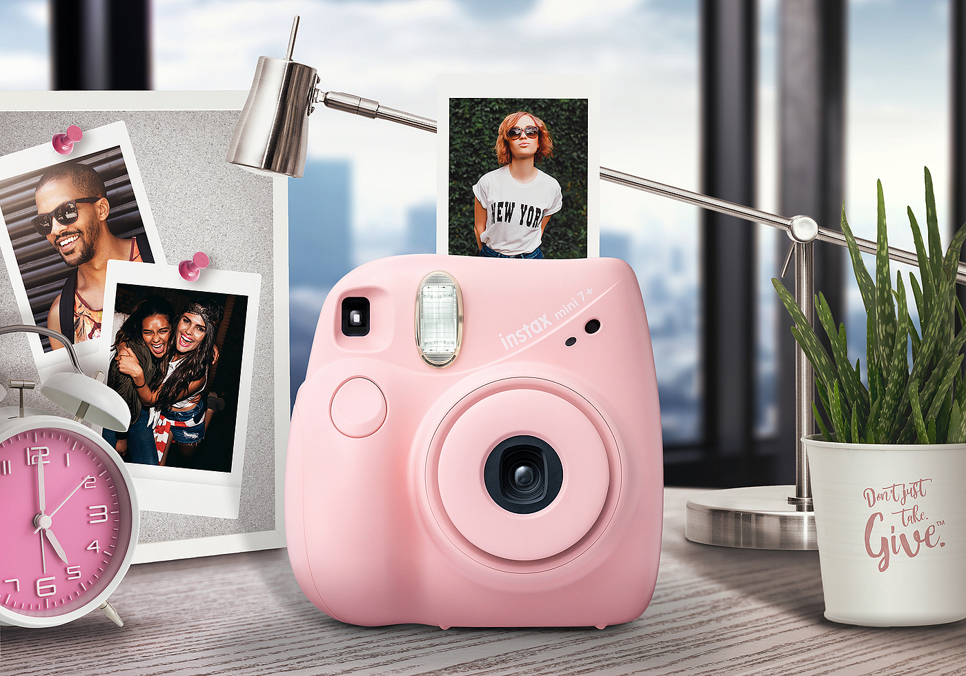 2021 red dot product design award，instax mini 7+，camera，Instant camera，Polaroid，