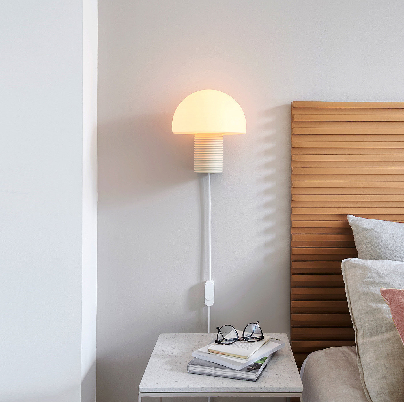 Drag，Desk lamp，Mushroom shape，