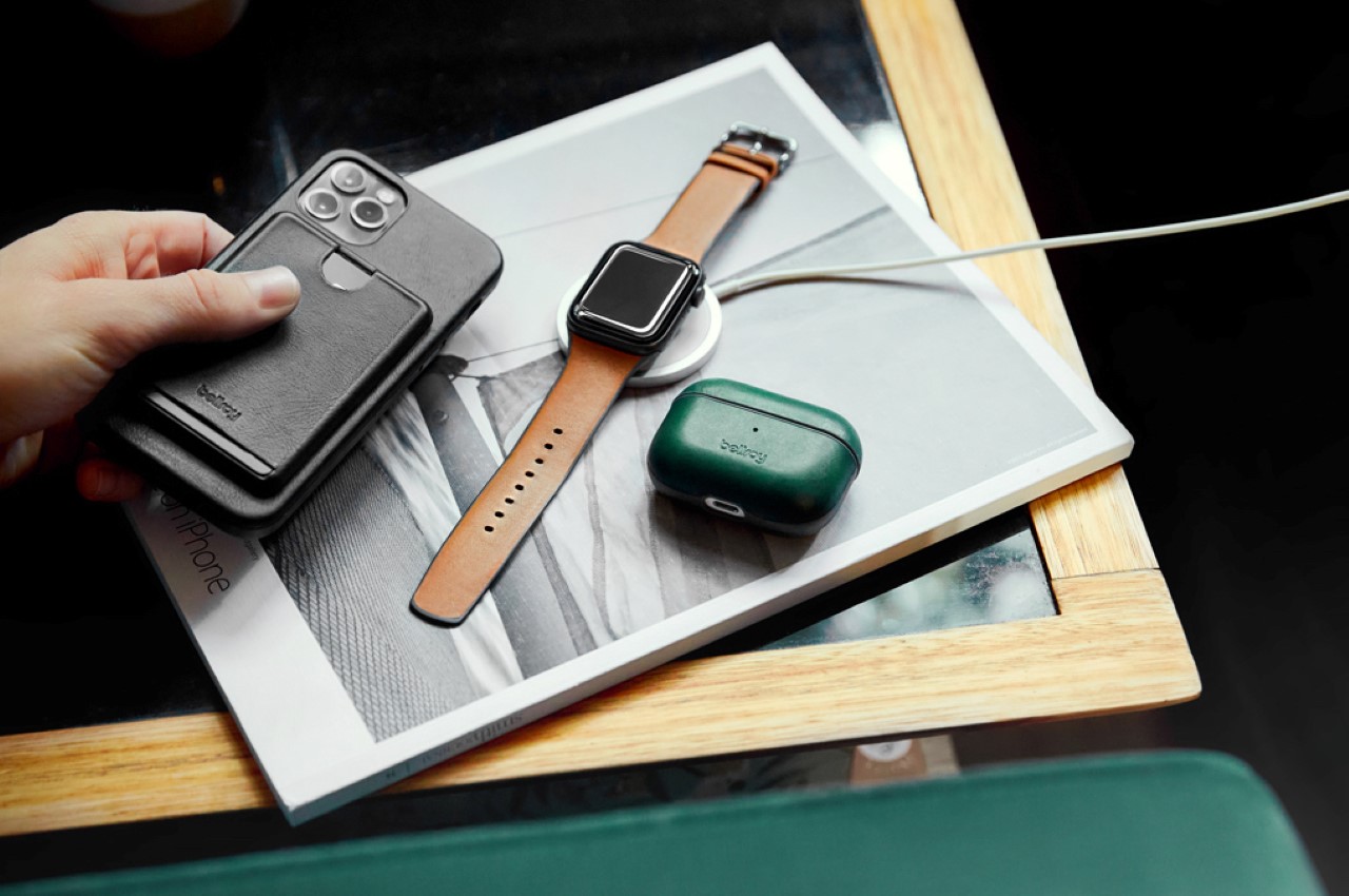 AirTag，Rubber base，non-slip，Leather cover，Watch strap，