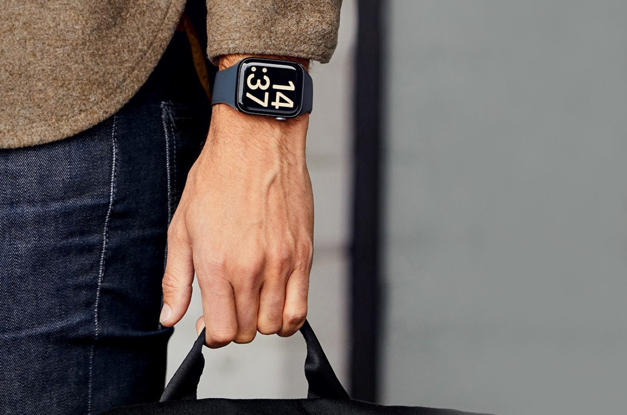 AirTag，Rubber base，non-slip，Leather cover，Watch strap，