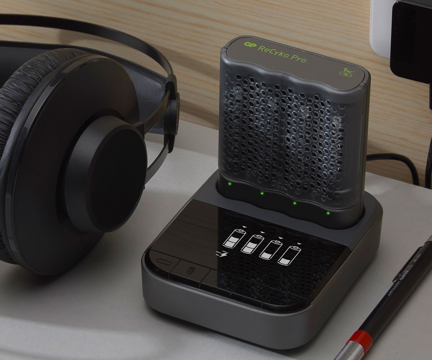 2021 red dot product design award，Charger，ReCyko Pro，