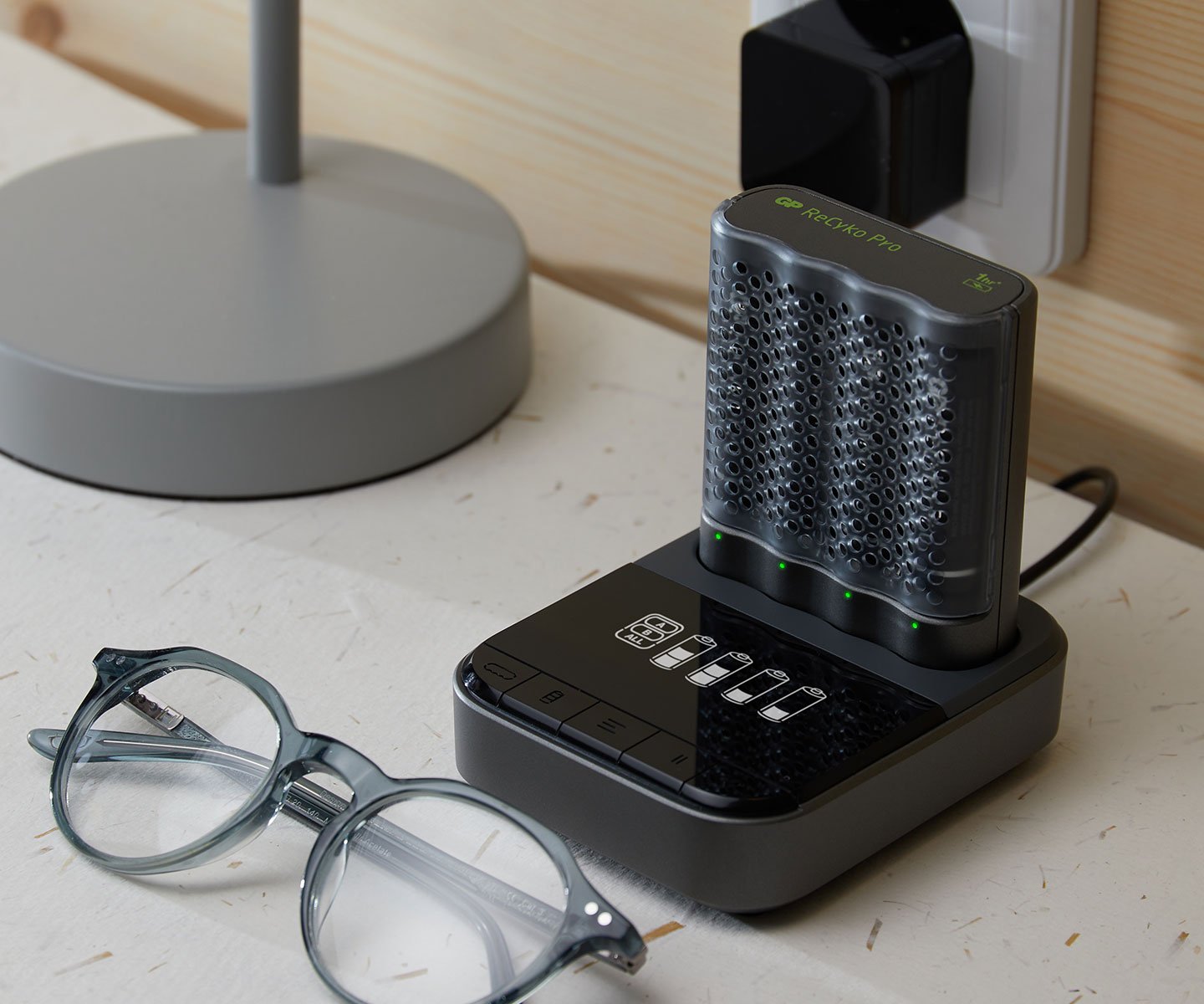 2021 red dot product design award，Charger，ReCyko Pro，