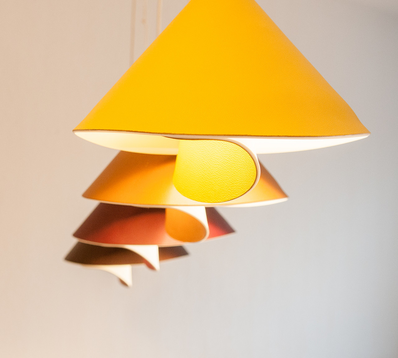 lamps and lanterns，yellow，a chandelier，tulips，Pierre Cabrera，