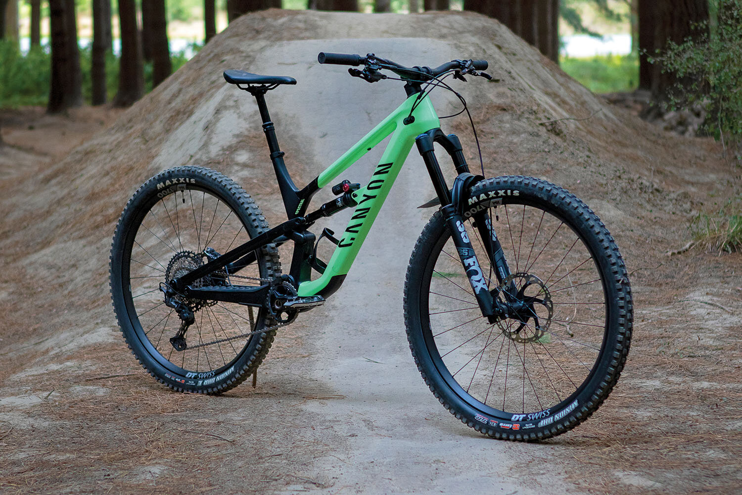 Spectral 29，Mountain Bike，vehicle，2021 red dot product design award，
