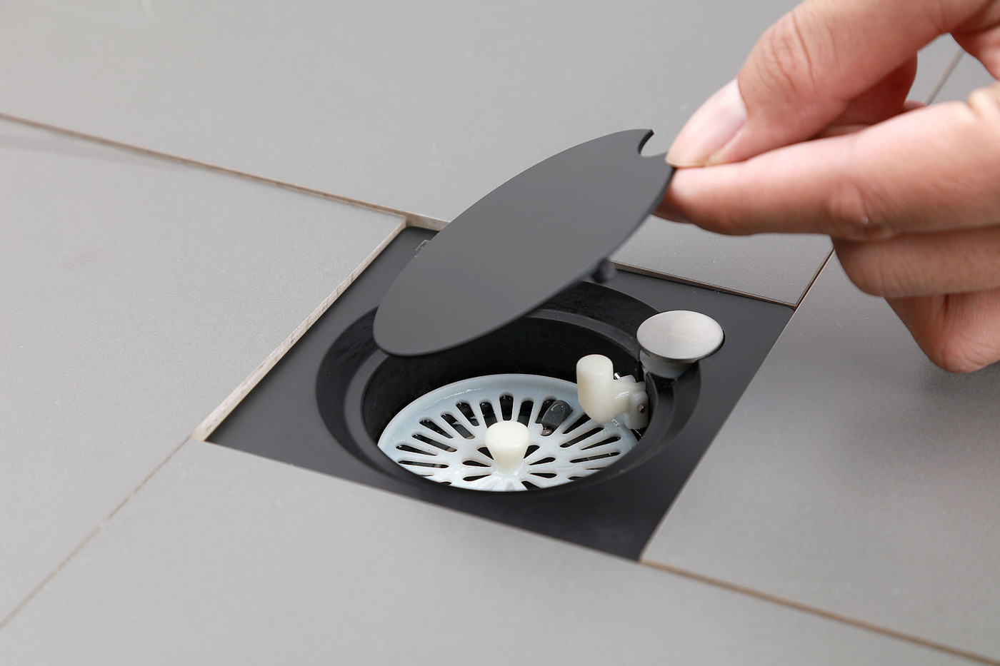 F-button，the floor drain，Sanitary ware，2021 red dot product design award，