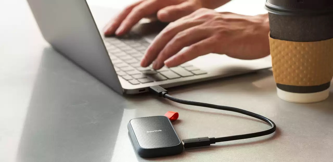 2021 red dot product design award，SanDisk SSD，Solid state disk，portable，