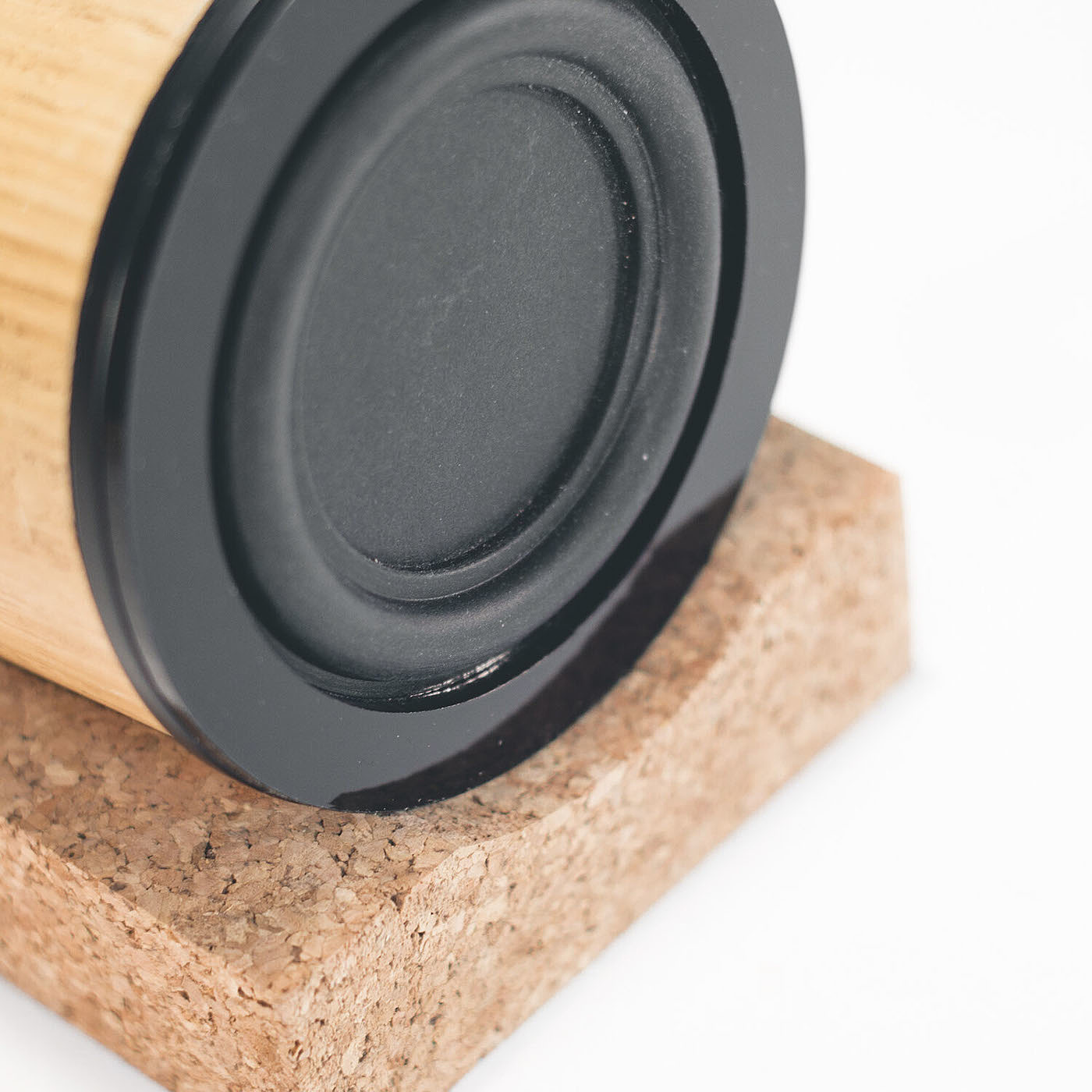 speaker，texture of material，environment protection，green，natural，