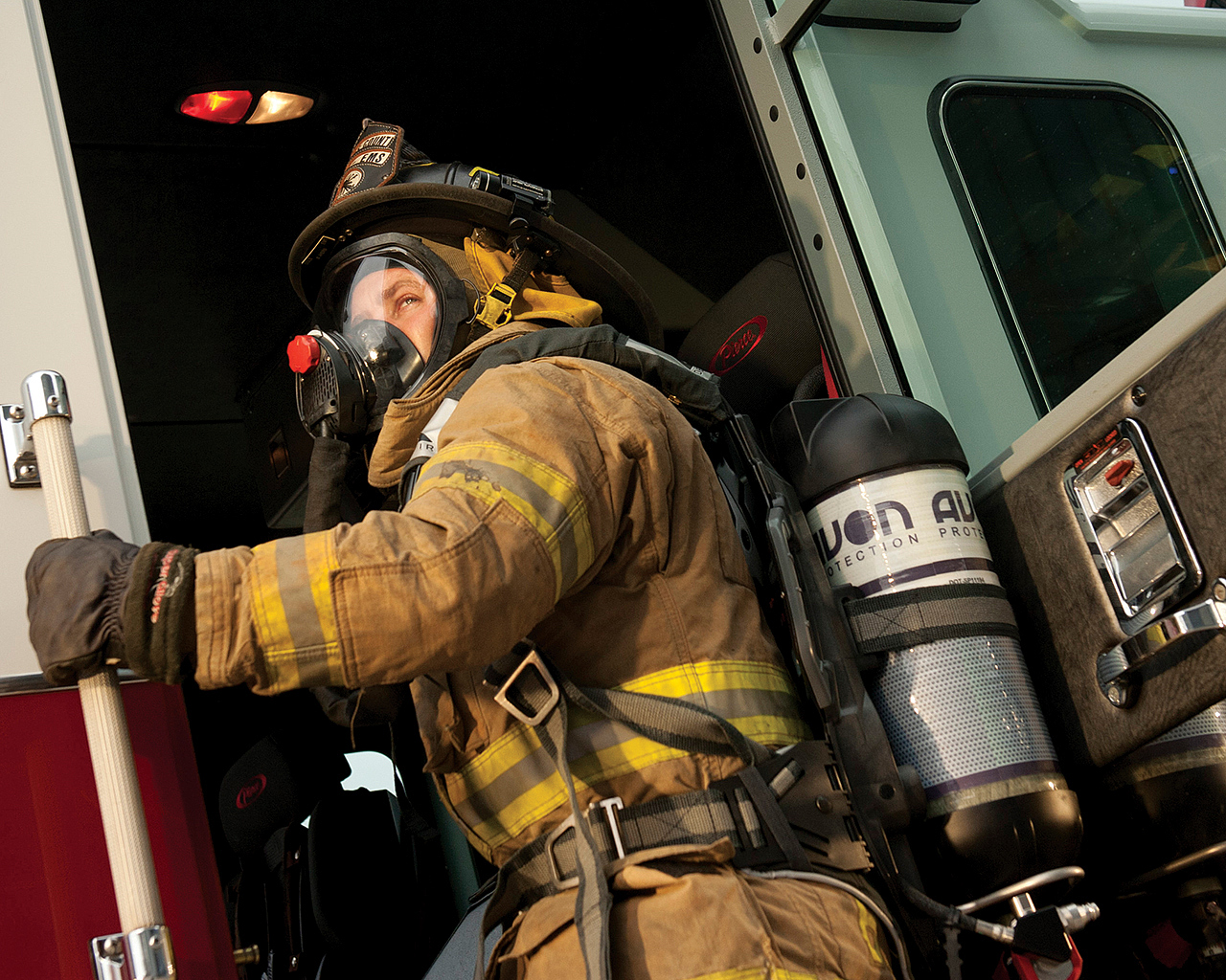 Fire fighting appliances，Breathing mask，respirator，Professional tools，