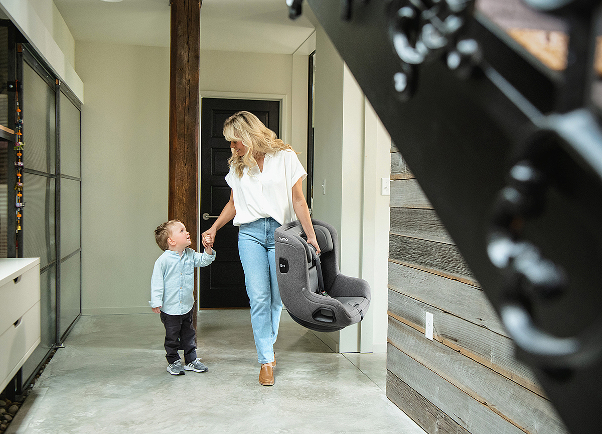 2021 red dot product design award，TODL™ next，Child car safety seat，in，
