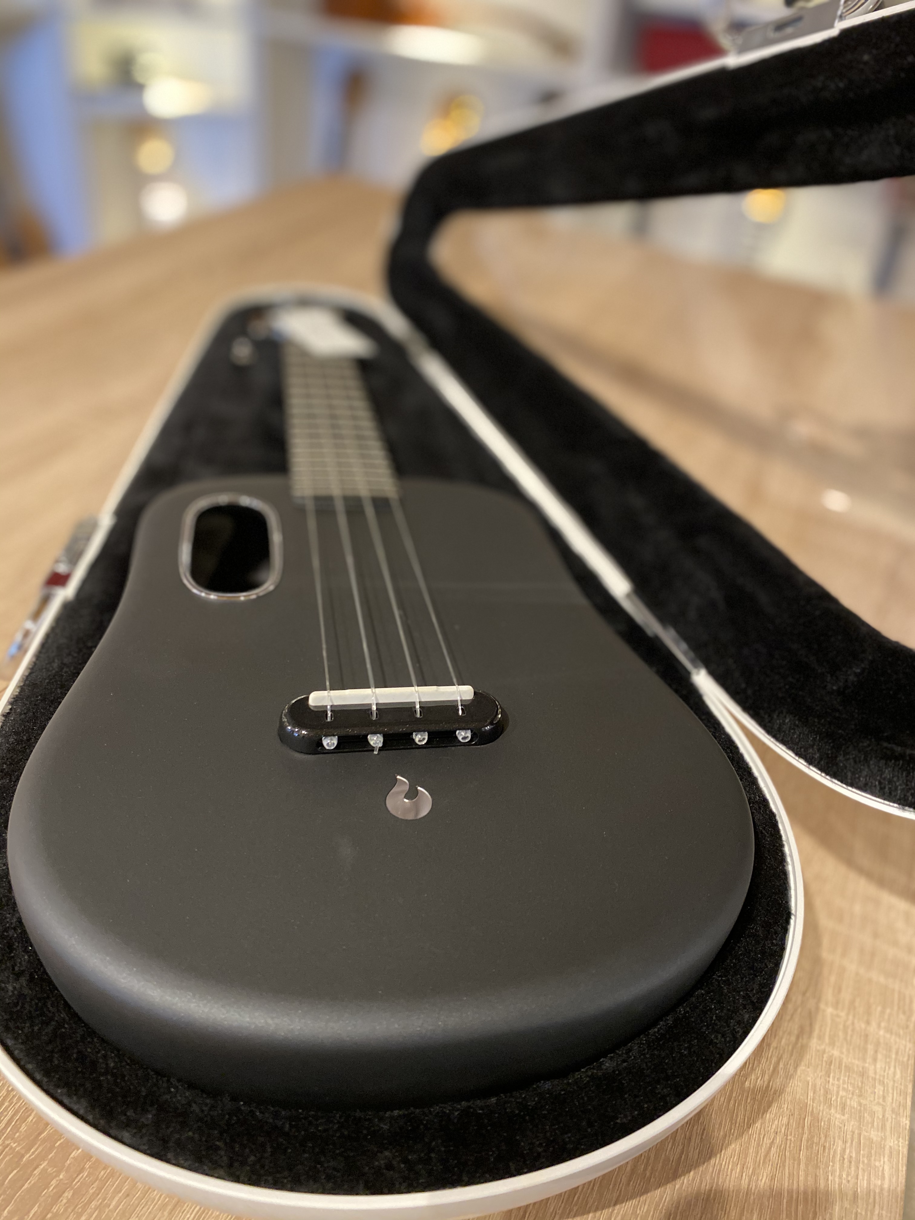 ukulele，intelligence，carbon fibre，LAVA MUSIC，2021 red dot product design award，