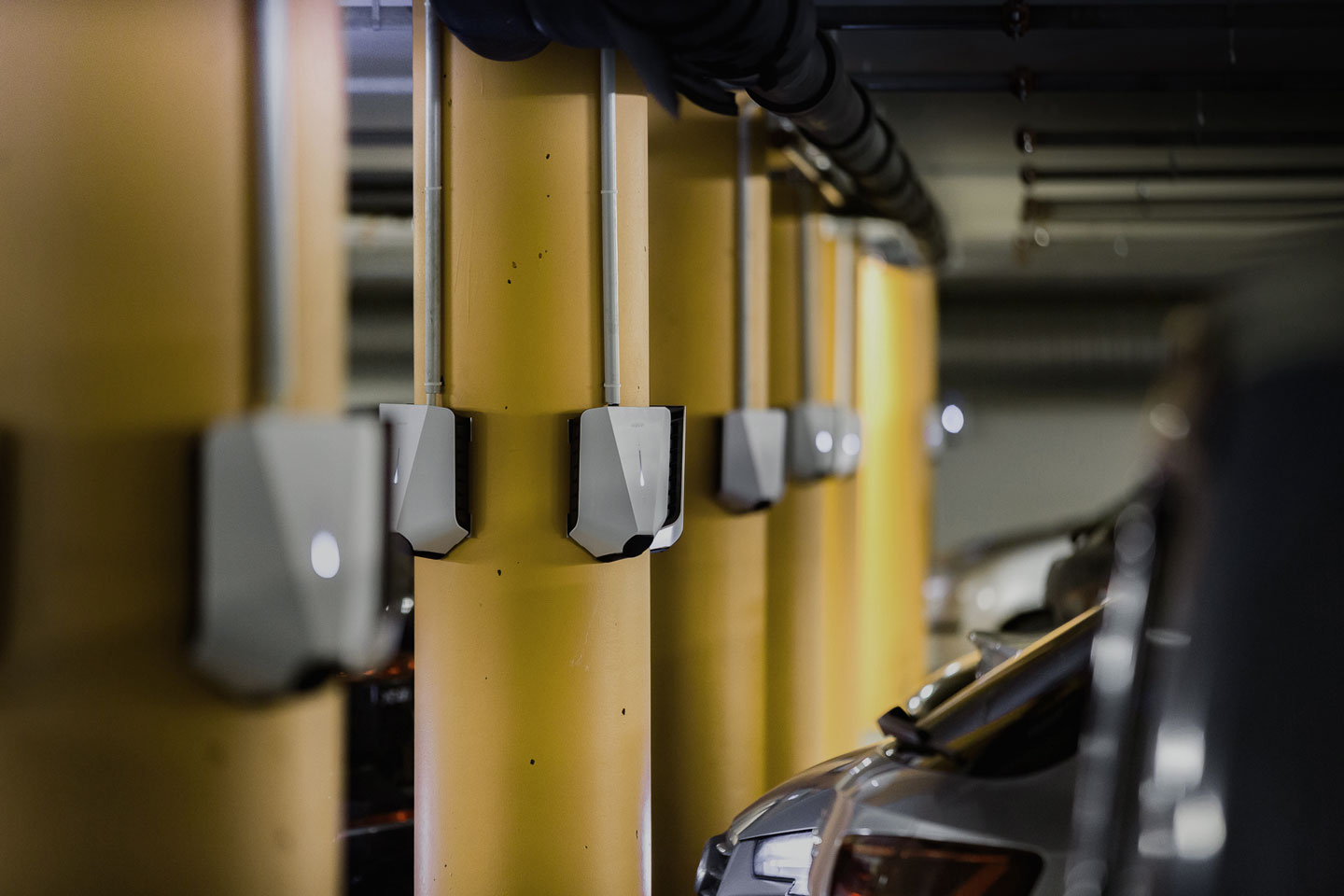 Car charging，robot，2021 red dot product design award，