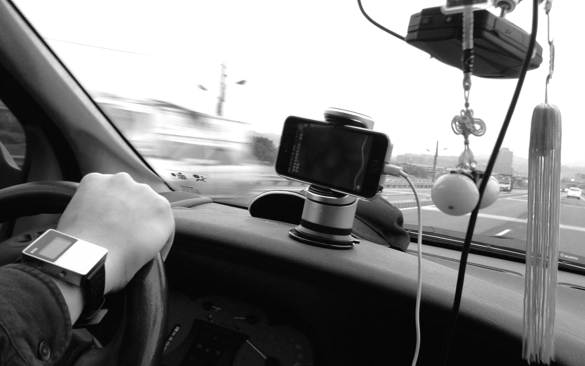 Cylinder，vehicle，Mobile phone bracket，Metal，