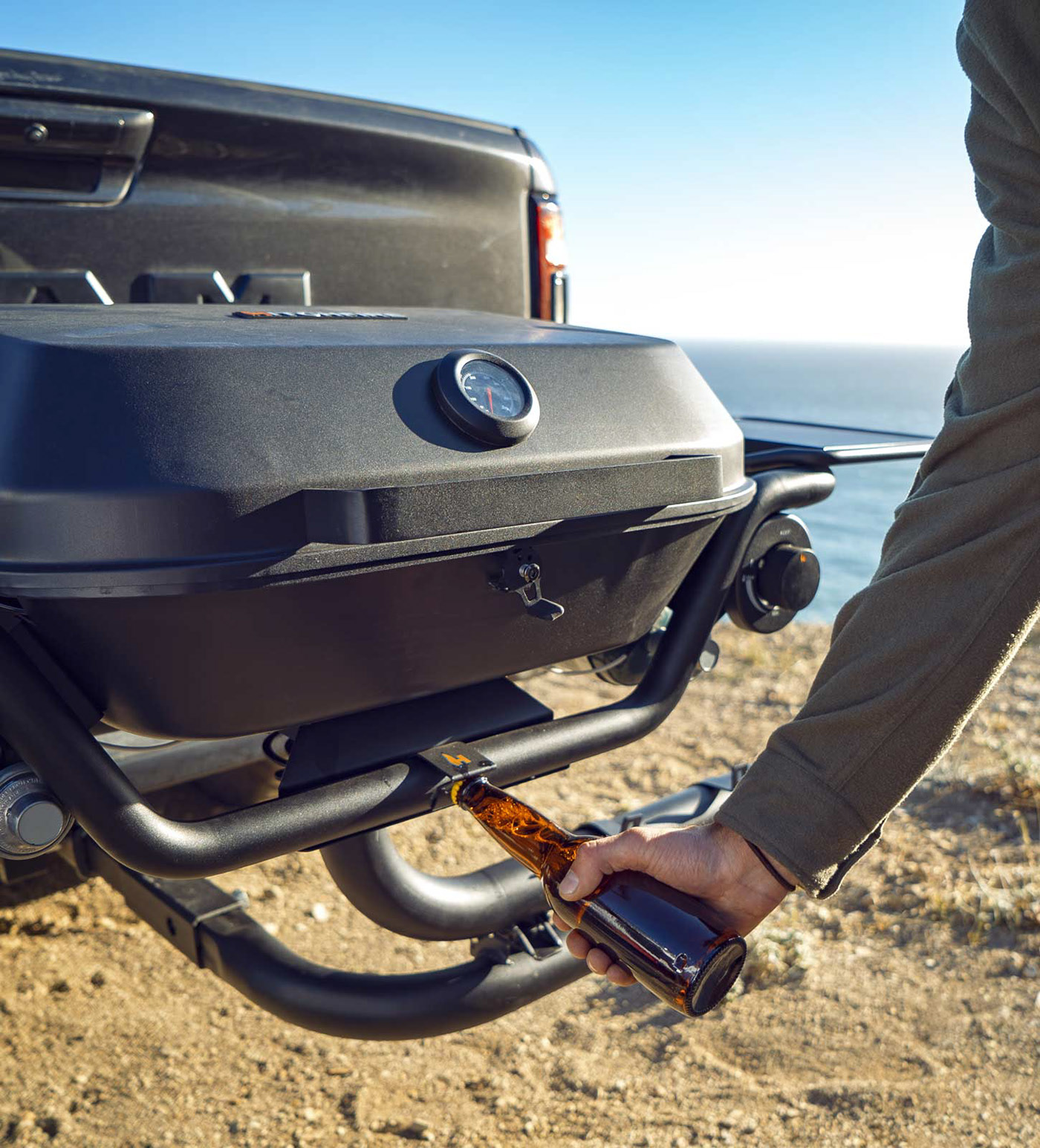 Charcoal grill，HitchFire，Forge 15，Outdoor cooking，