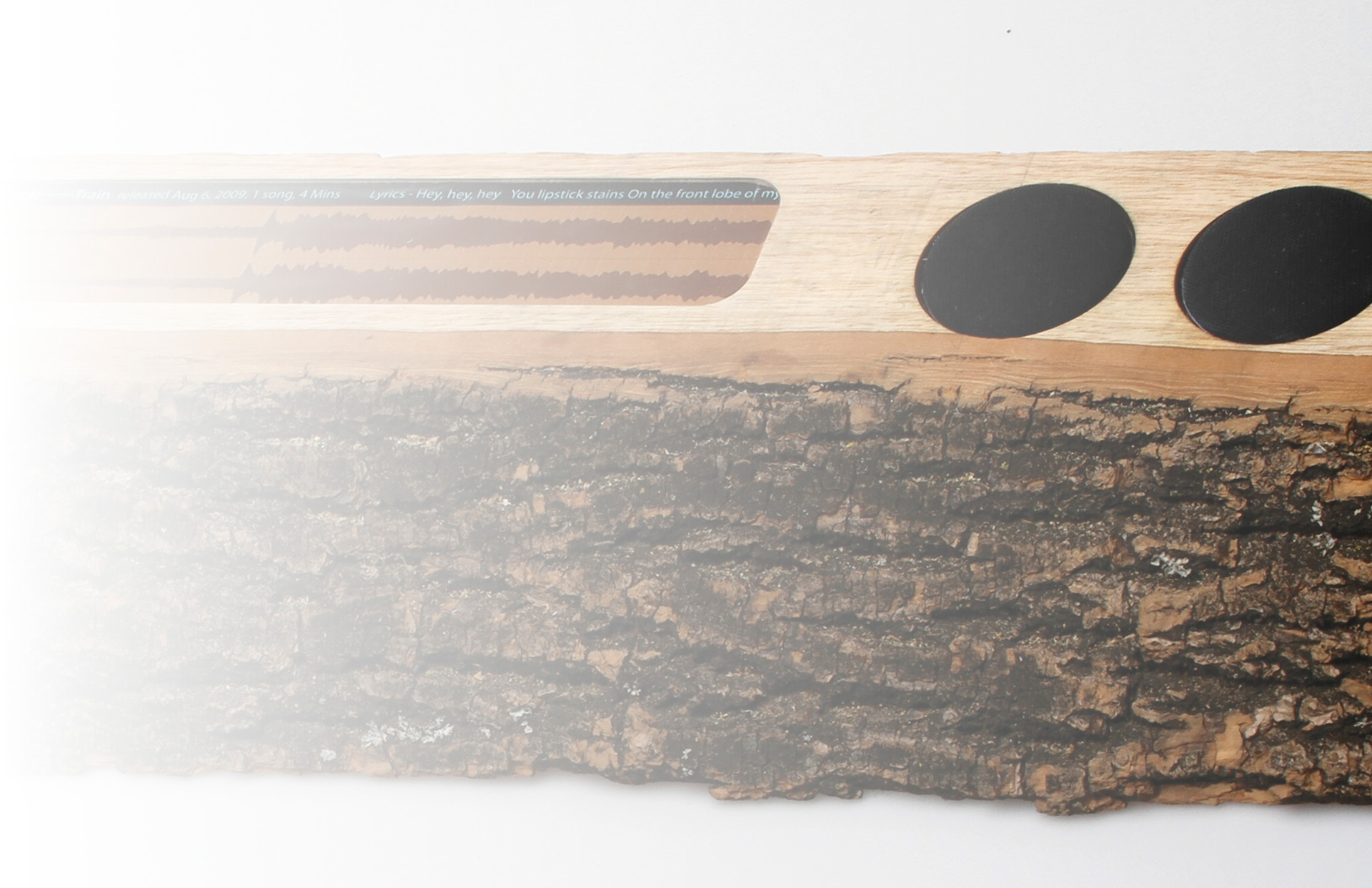 originality，inspiration，woodiness，loudspeaker box，Mobile phone charging base，Mobile phone bracket，texture of material，