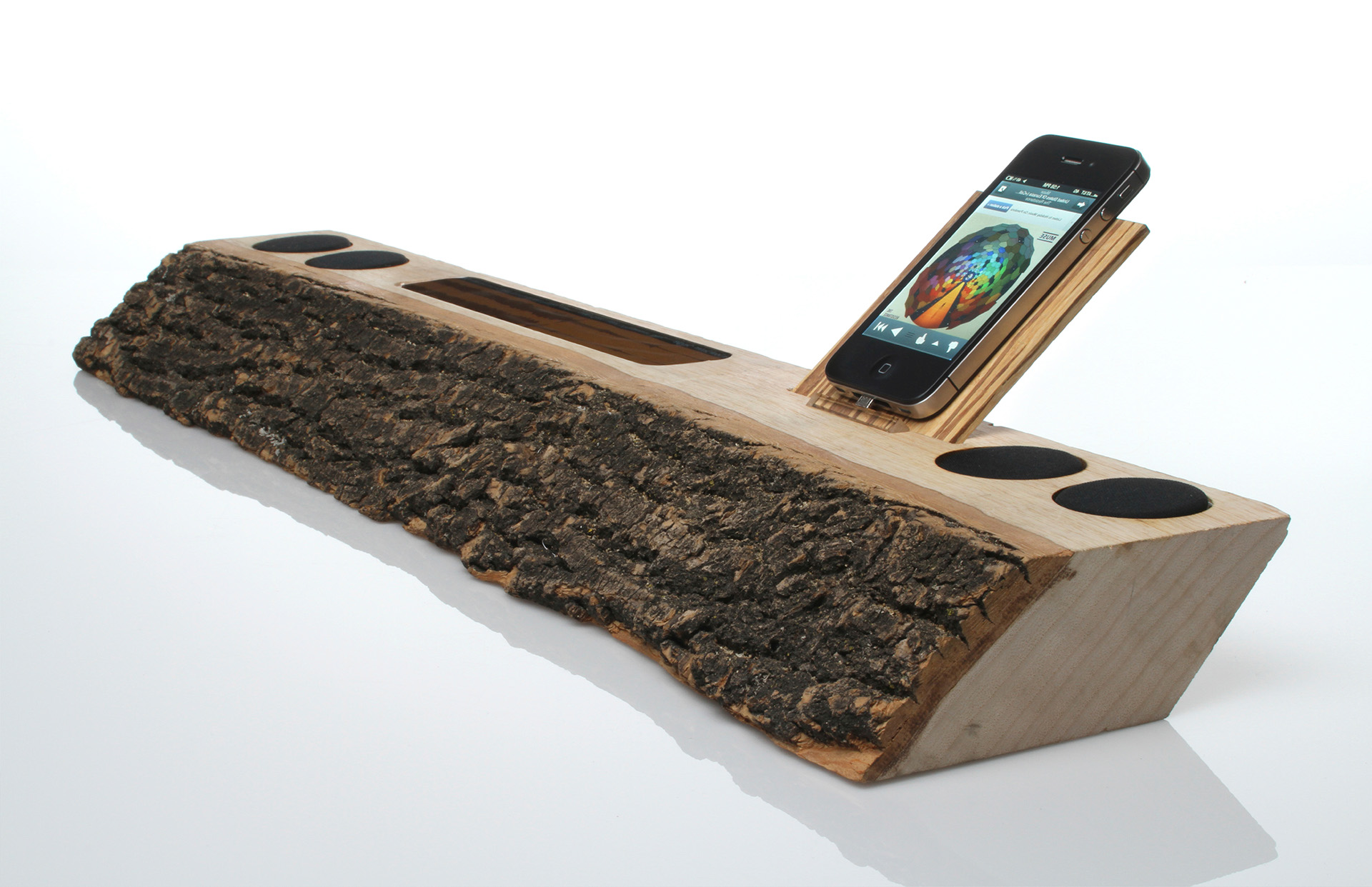 originality，inspiration，woodiness，loudspeaker box，Mobile phone charging base，Mobile phone bracket，texture of material，