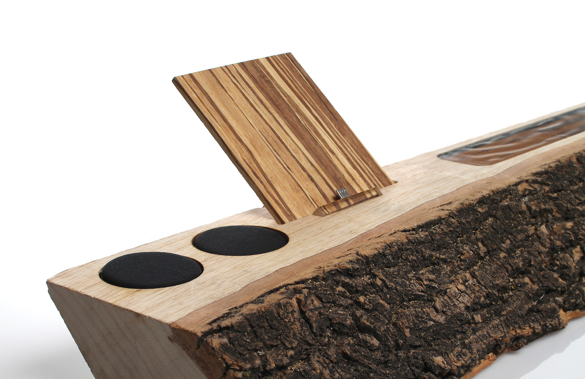 originality，inspiration，woodiness，loudspeaker box，Mobile phone charging base，Mobile phone bracket，texture of material，