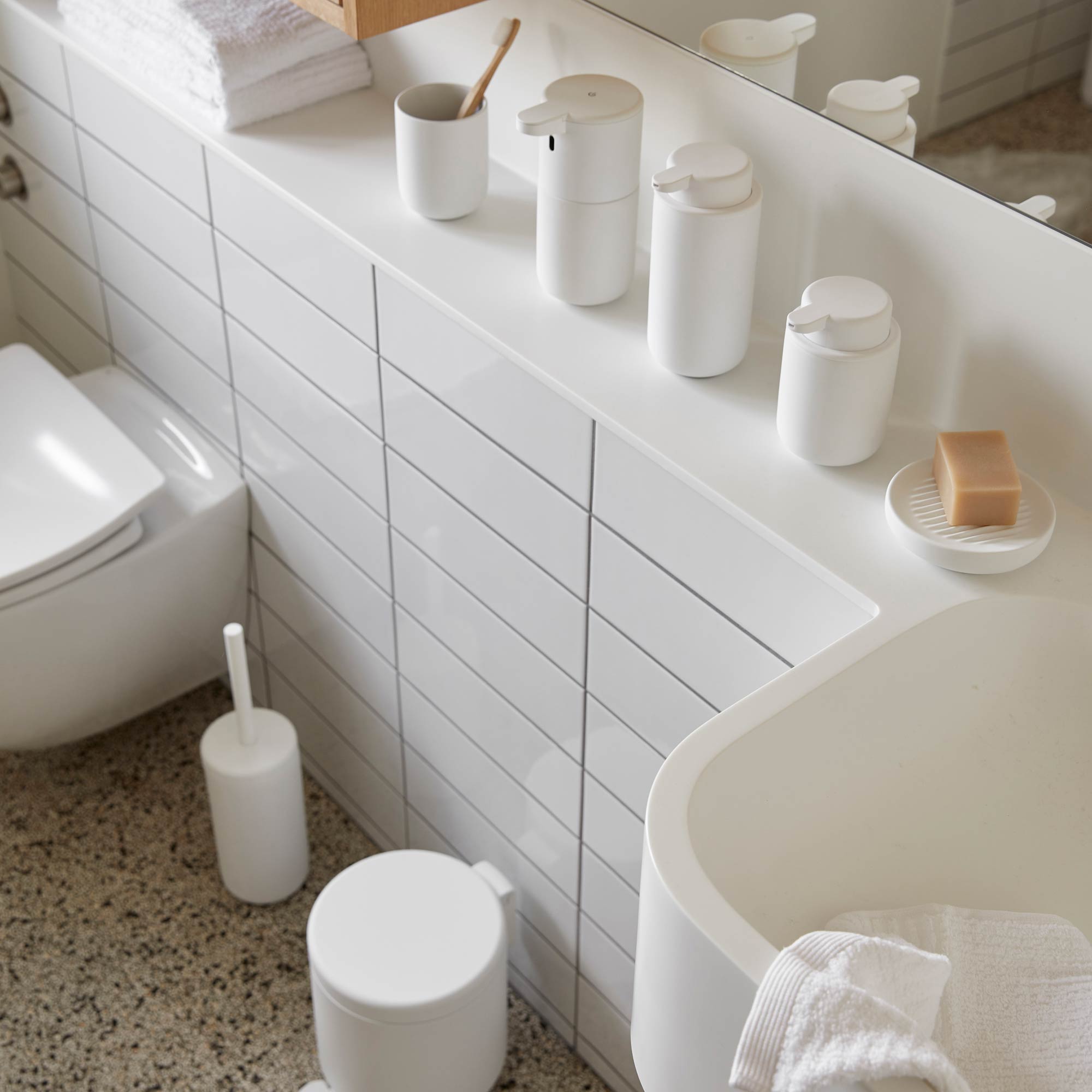 day(s)，Soap dispenser，small home appliances，2021 red dot product design award，