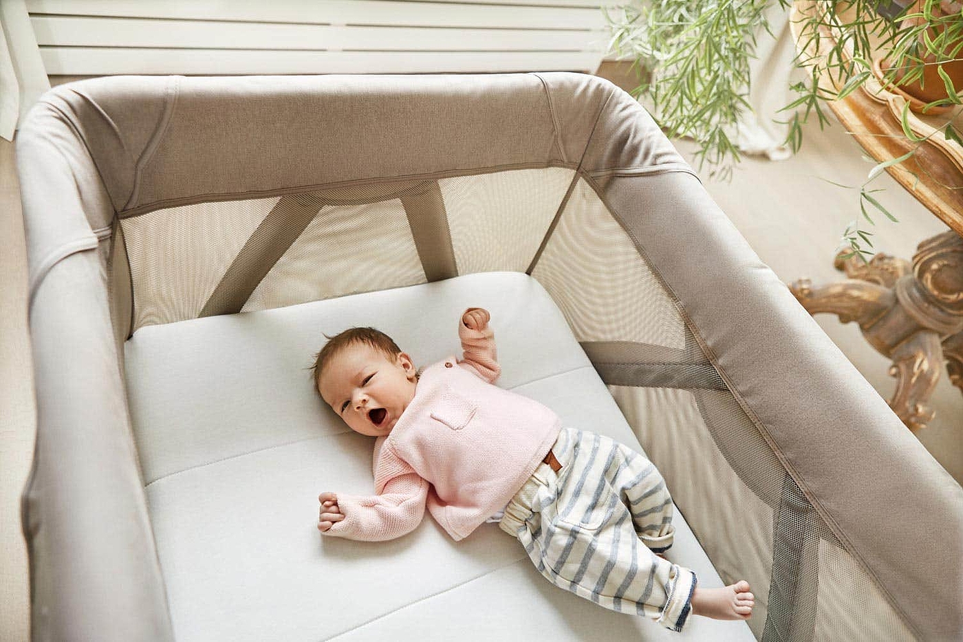 2021 red dot product design award，Seine Airlines，Baby bed，