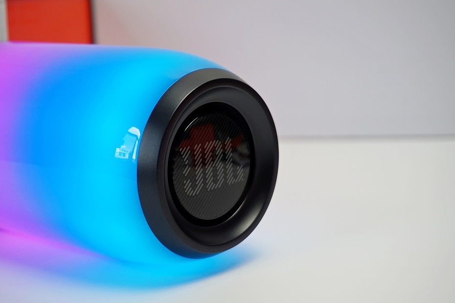 2017 red dot，Colorful lighting and sound，JBL Pulse 3，