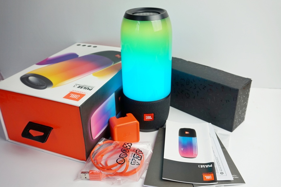 2017 red dot，Colorful lighting and sound，JBL Pulse 3，